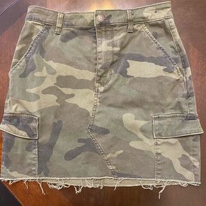 Hollister camo jean skirt with distressed hem
